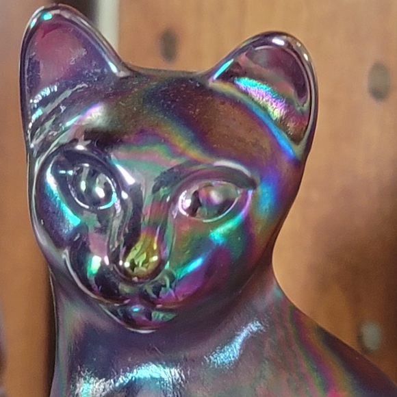 FENTON Art Glass Iridescent Blue Purple Cat Figurine w Box - Picture 4 of 15